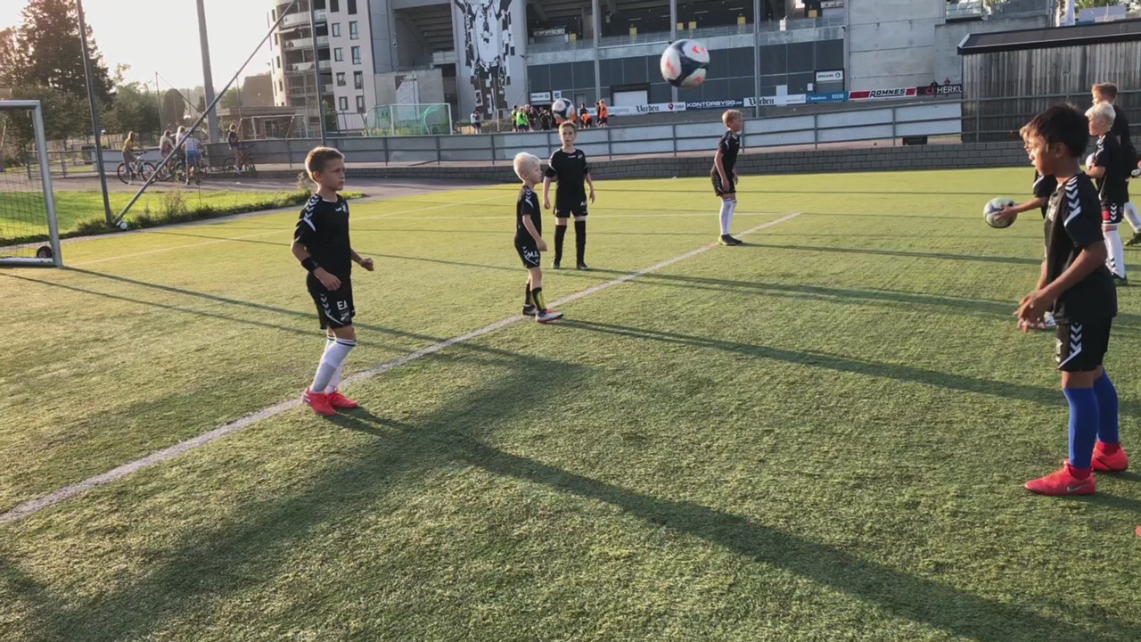 19 Mottak lår-volley vrist.mp4